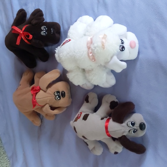 pound puppies vintage, 1 large, 4 newborn - Picture 5 of 7
